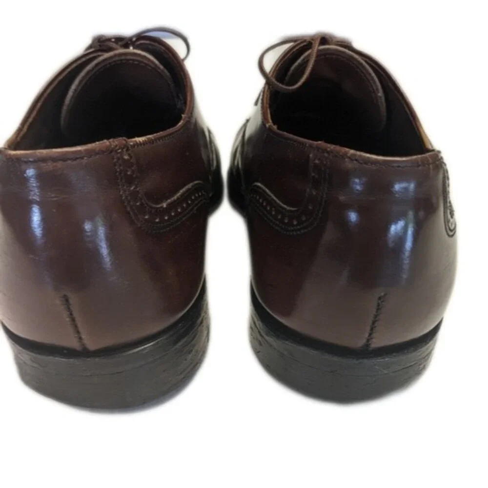 Vintage men's all-leather tie dress shoe brown with black soles - size 8